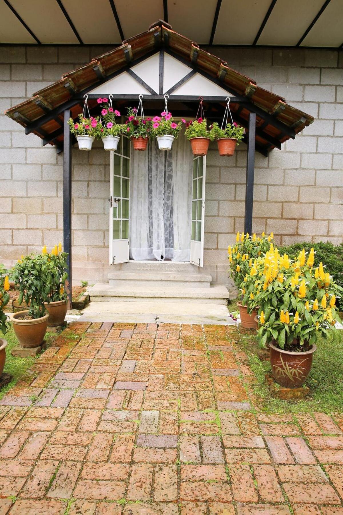 Bukit Lowick Bungalow Танах-Рата Экстерьер фото